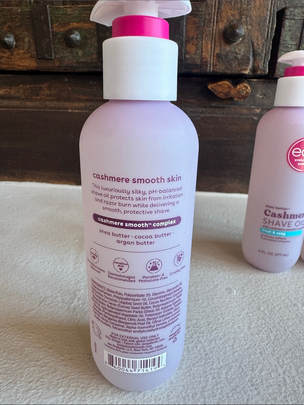 EOS Cashmere Shave Oil Fresh and cozy scent - Picture 3 of 5